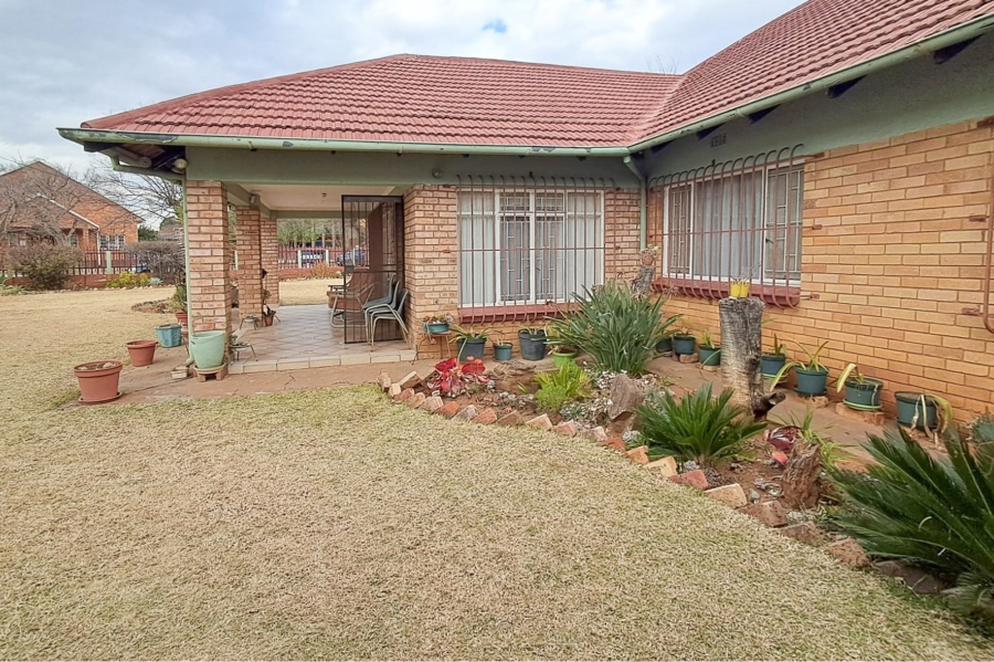 3 Bedroom Property for Sale in Stilfontein North West